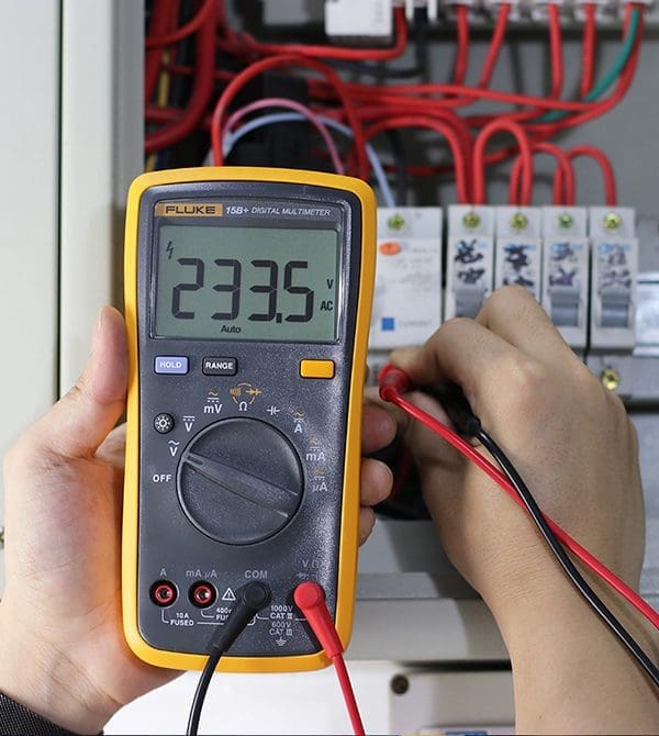 Fluke 15B+ phù hợp với nhiều đối tượng người dùng