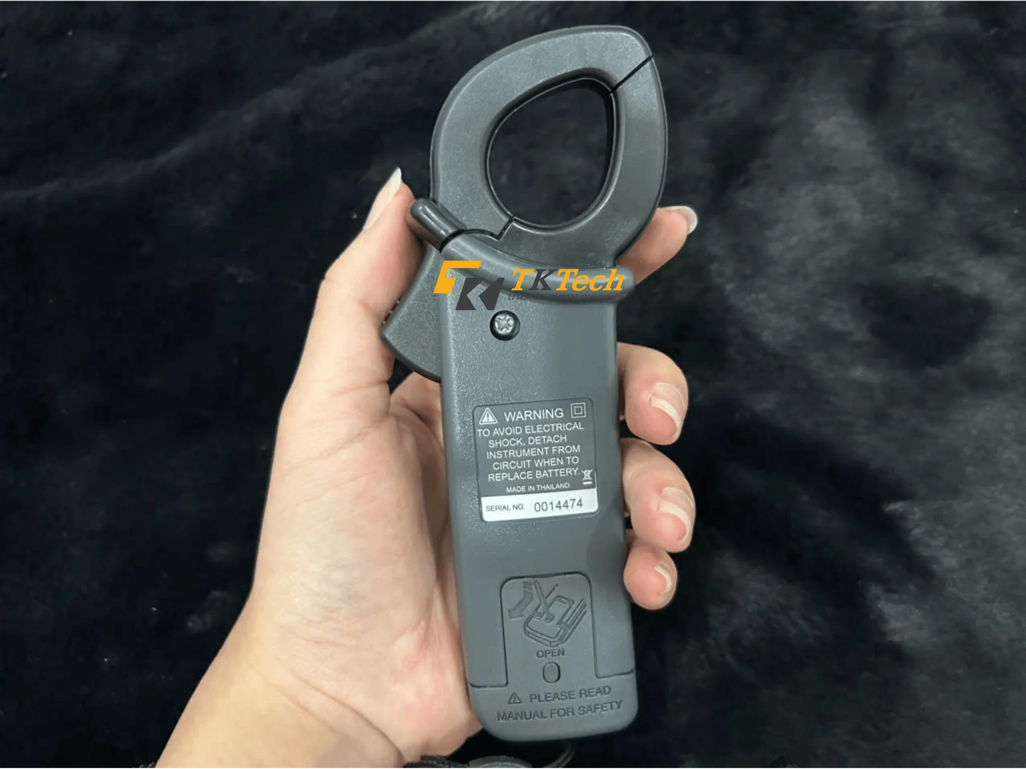 Mặt sau Ampe kìm Kyoritsu 2031