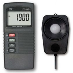 Máy đo nhiệt độ,cường độ ánh sáng Lutron LX-110