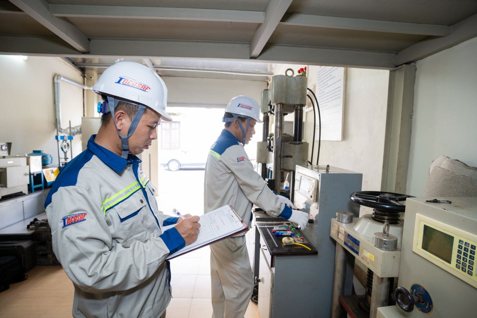 Vi-du-ve-hoat-dong-kiem-dinh-thiet-bi