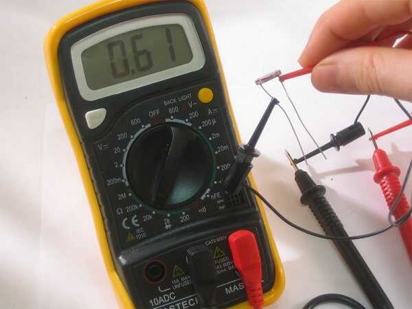 Dong-ho-van-nang-kiem-tra-loadcell