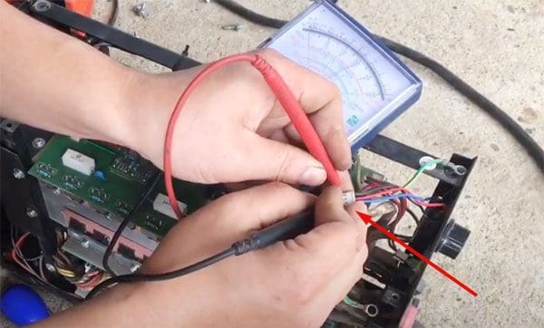 Thực hiện đo chiết áp dòng hàn