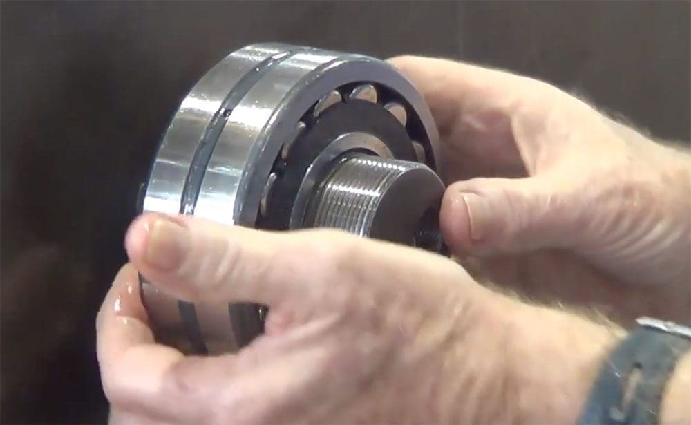 Vòng bi bạc đạn không có tải trọng tối thiểu sẽ ra sao Vong-bi-bac-dan-khong-co-tai-trong-toi-thieu-se-ra-sao