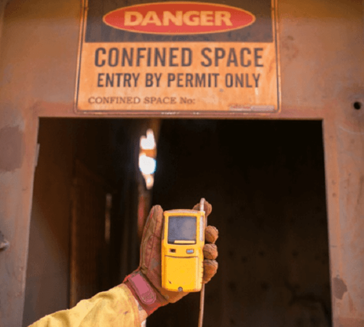 May-do-khi-trong-khong-gian-han-che