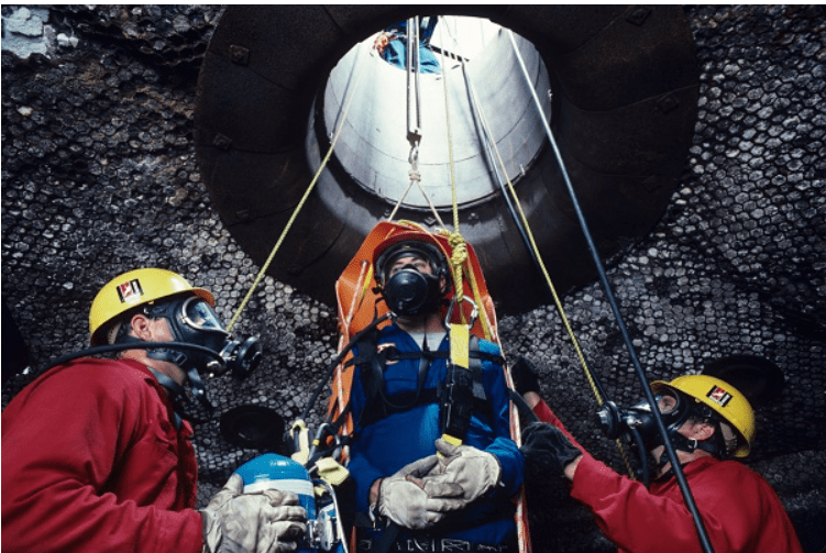 Phải đảm bảo an toàn khi làm việc trong không gian hạn chế