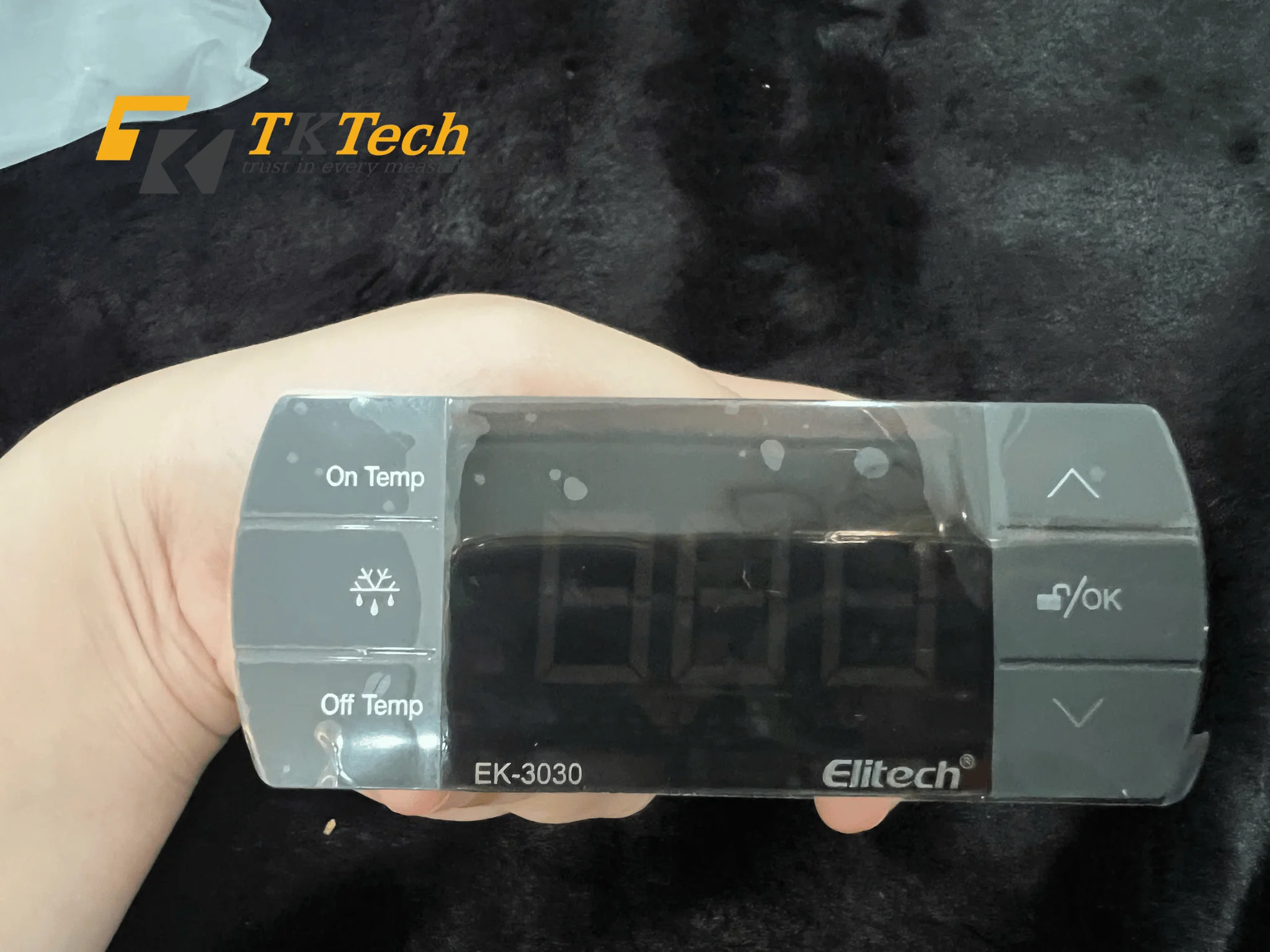 Hình ảnh thực tế Bộ điều khiển nhiệt độ Elitech EK-3030