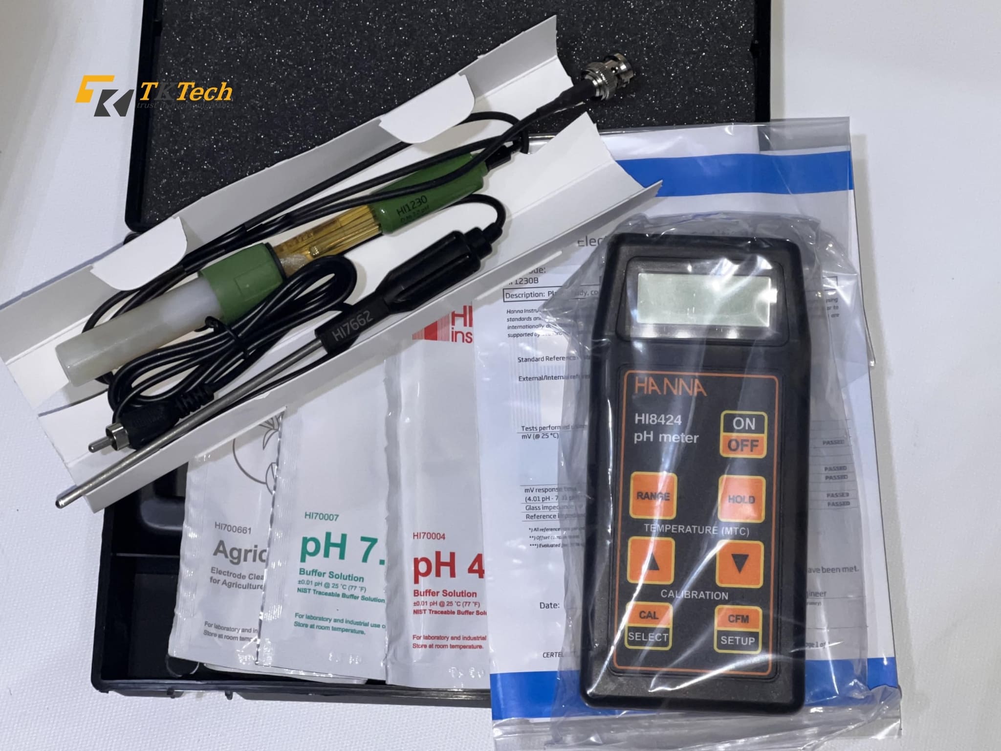 Hình ảnh thật máy Hanna HI8424 và phụ kiện kèm theo