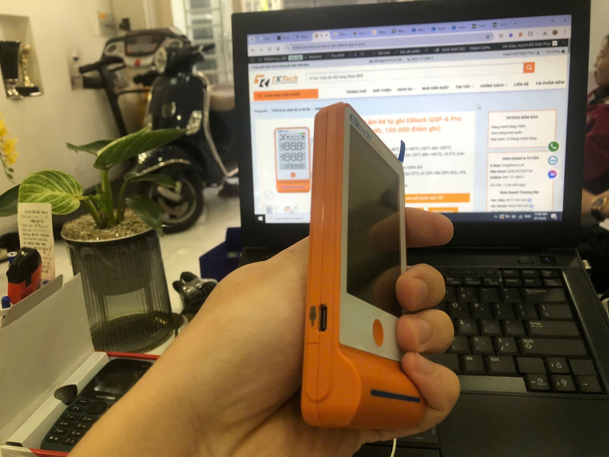 Nhiệt ẩm kế tự ghi Elitech GSP 6 Pro (Hình thực tế cổng kết nối PC)