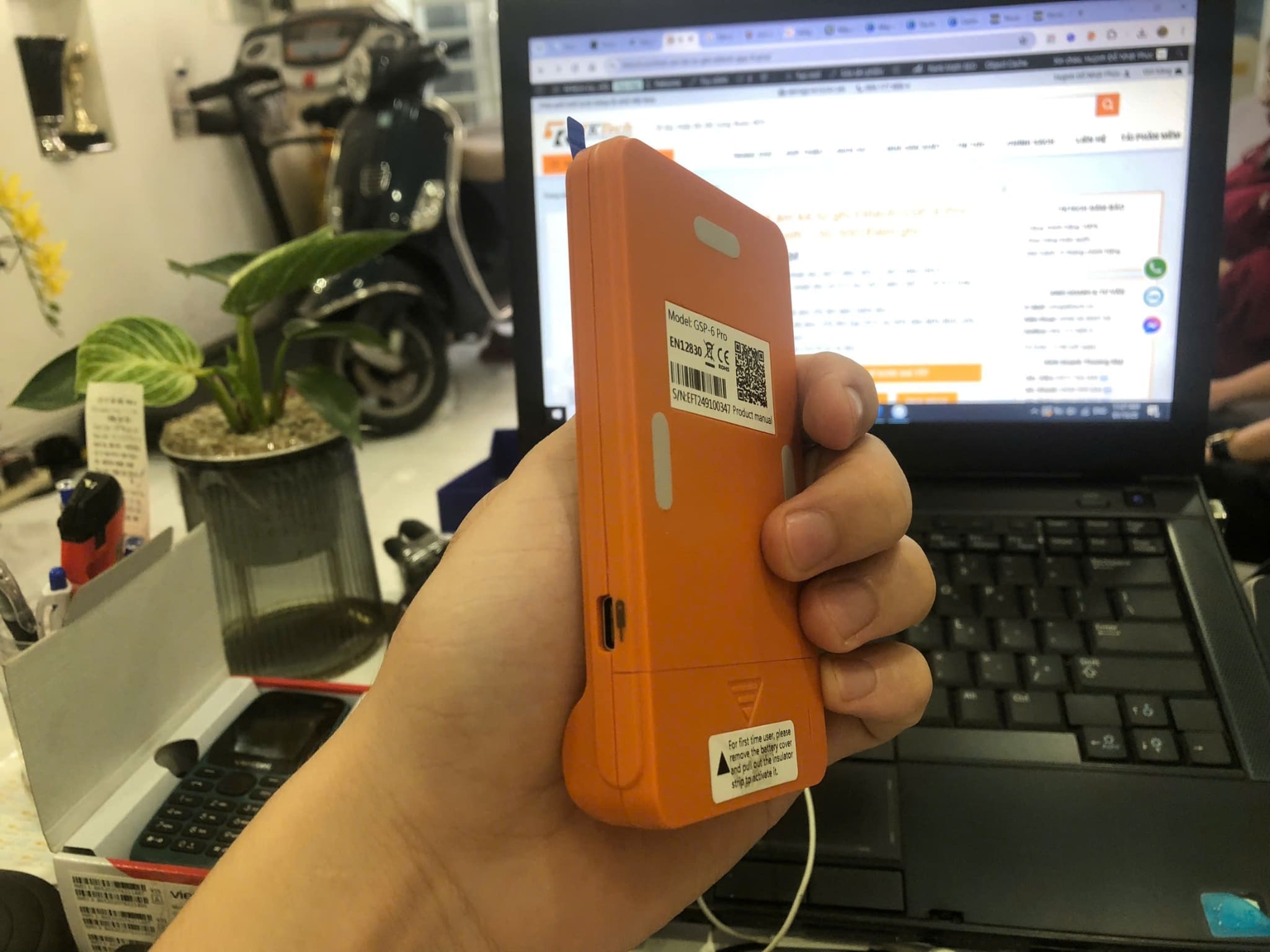 Nhiệt ẩm kế tự ghi Elitech GSP 6 Pro (Hình thực tế cổng kết nối đầu đo)