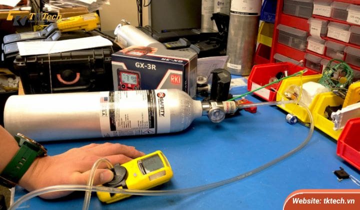 thao-tac-su-dung-may-do-khi