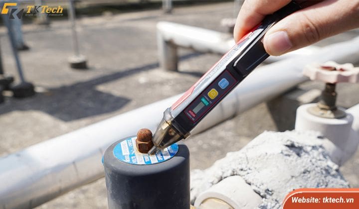 Máy dò điện áp AC Uni-T UT12E-US ung-dung-may-do-dien-ap-ac-ut12e-us